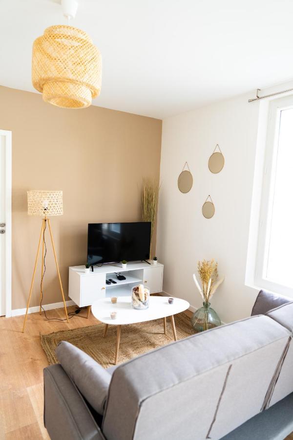 Spacieux Appartement Avec Parking Prive A Saumur Ngoại thất bức ảnh